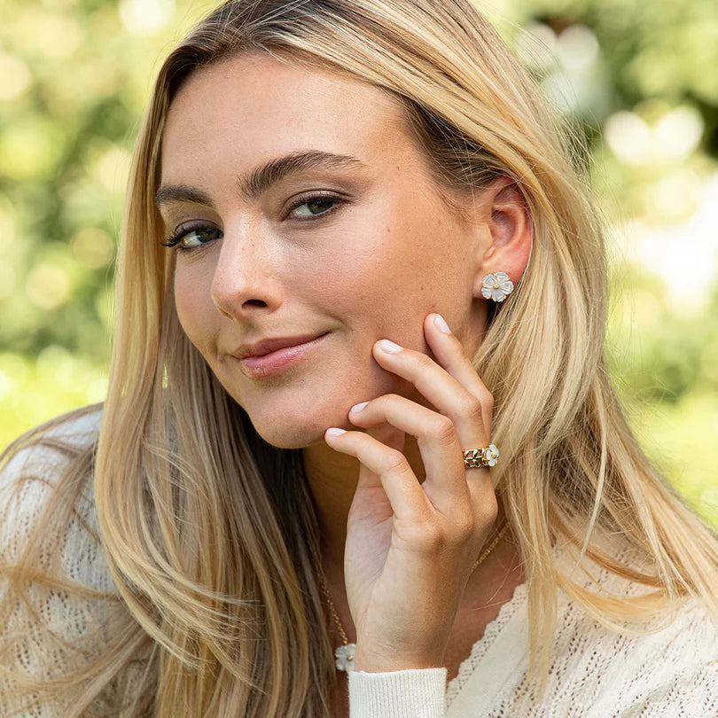 Mermaid Garden Fleur Mother of Pearl Ring