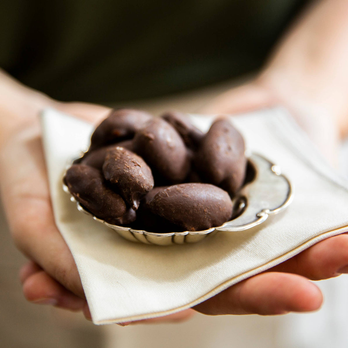 DARK CHOCOLATE PECANS