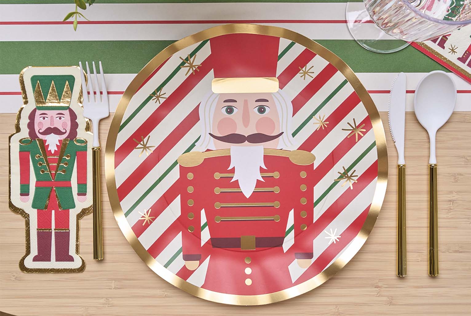 Sophistiplate | Nutcracker Christmas Wavy Dinner Plate