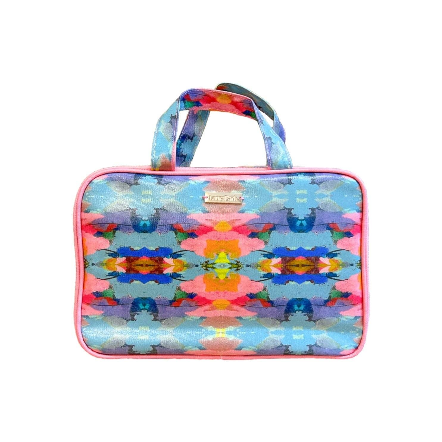 Laura Park | Antigua Smile Travel Case