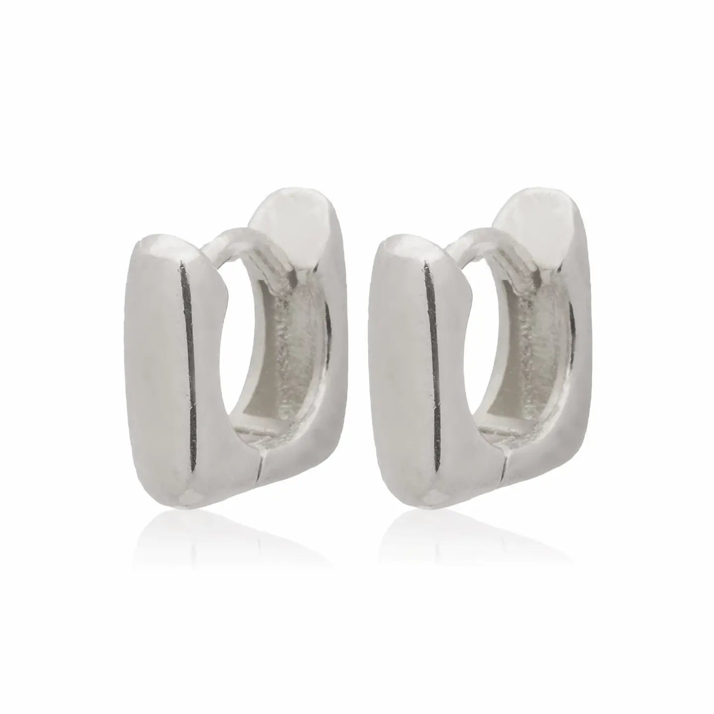CAI | Dainty Silver Huggie Earrings