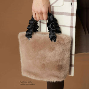 Coco+Carmen | Larsa Faux Fur Wristlet