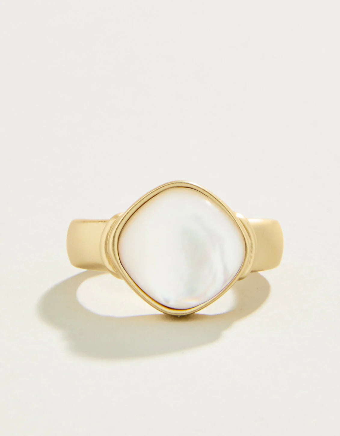 Spartina 449 | Orla Mother of Pearl Ring