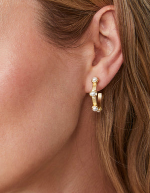 Spartina 449 | Stand Out Midi Hoop Earrings Pearl