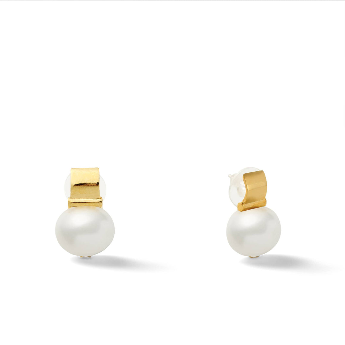 Smooth + Classic Pebble Pearl Posts- Medium