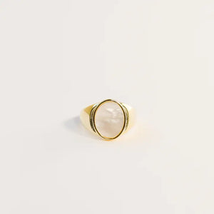 JAXKELLY || Gold Rings - Mother of Pearl Signet