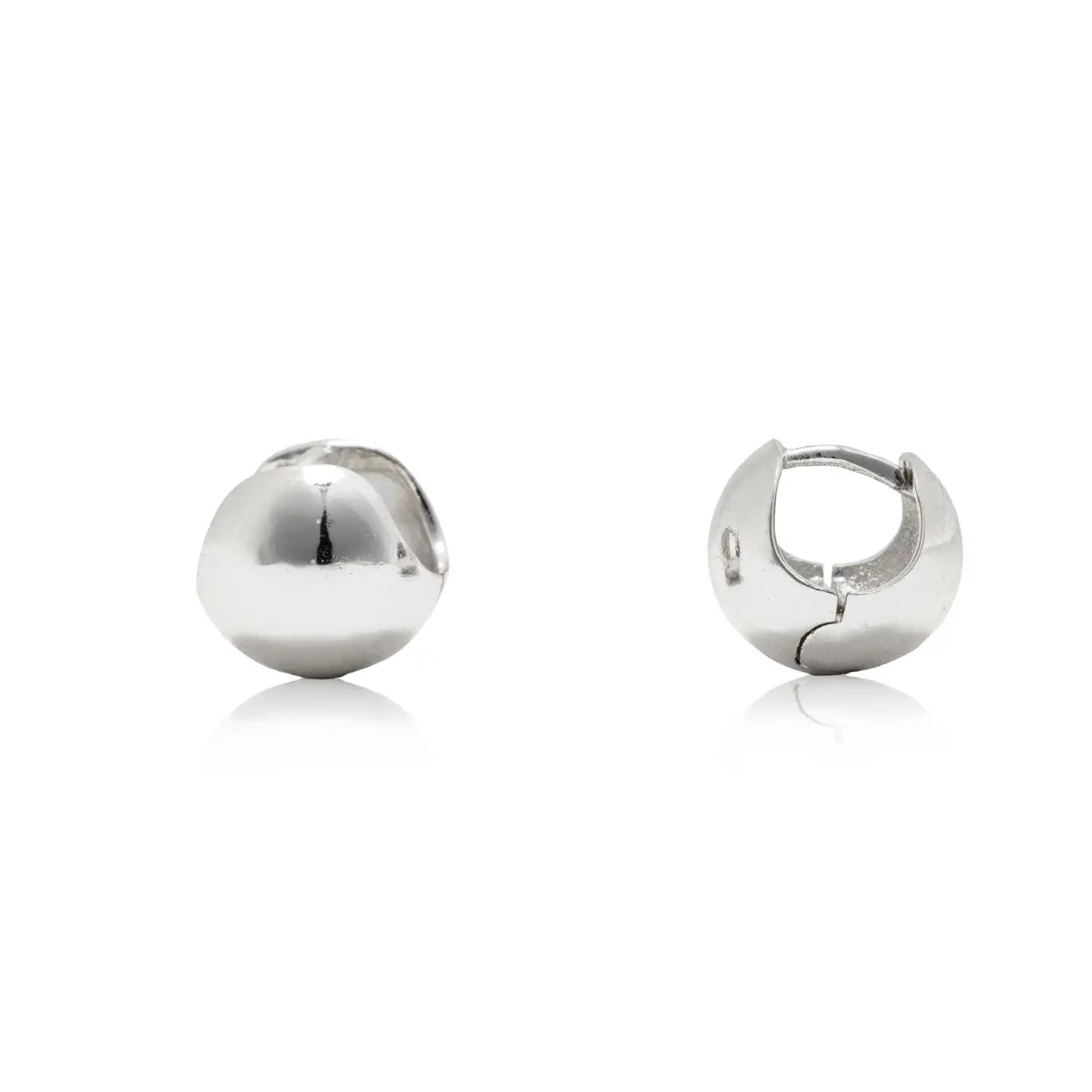 CAI | Dainty Silver Huggie Earrings