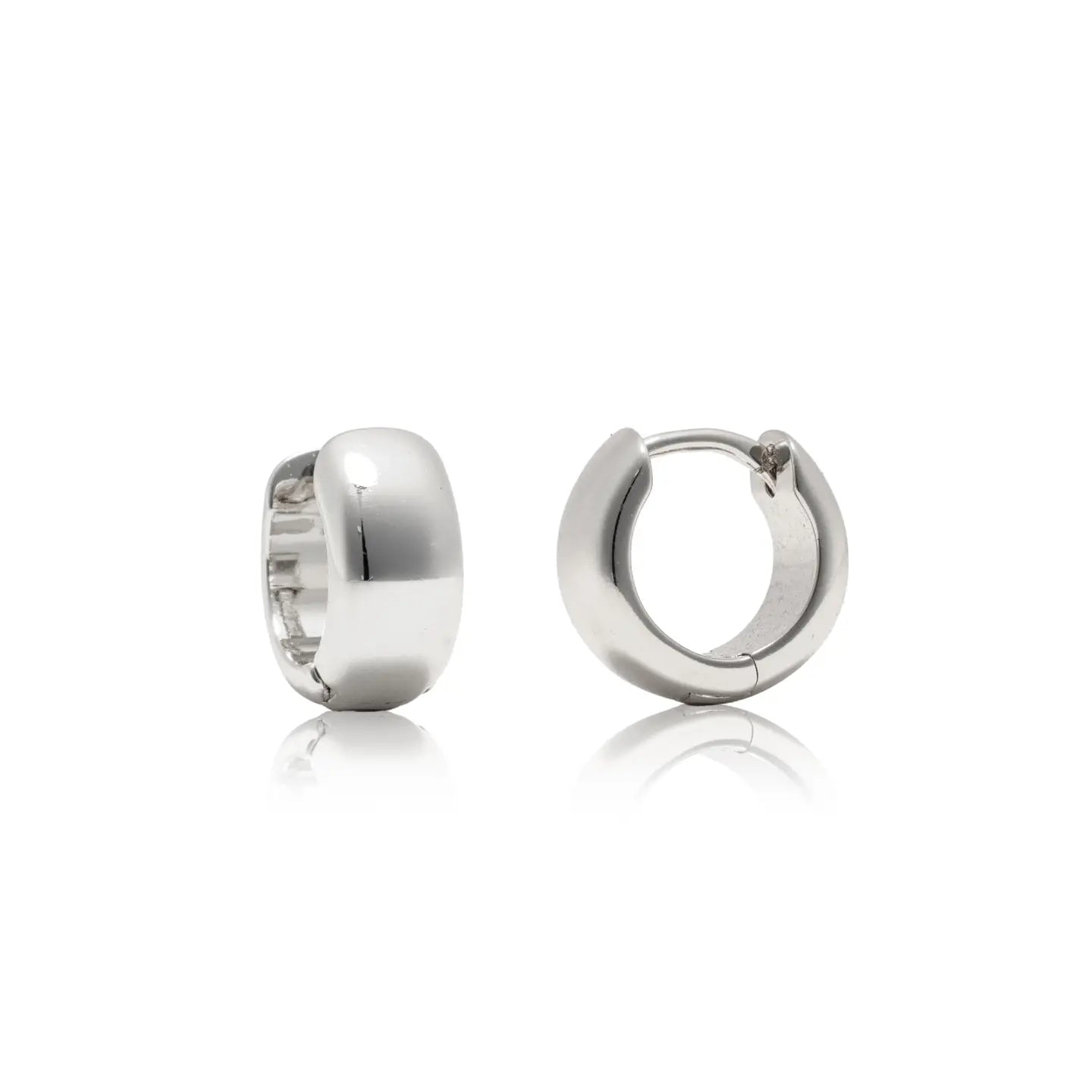 CAI | Dainty Silver Huggie Earrings