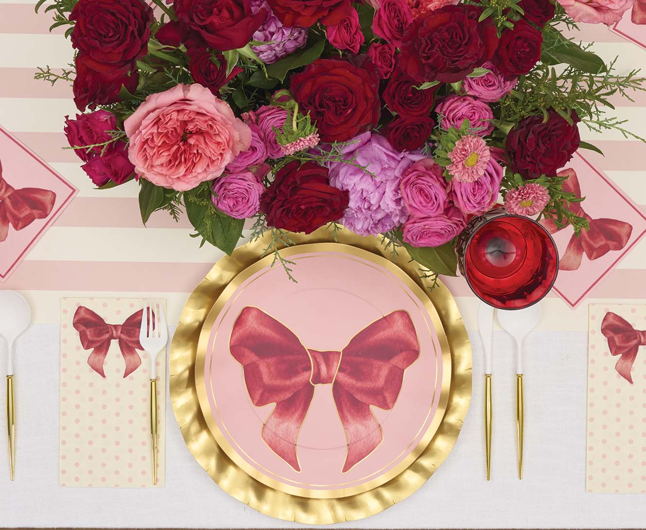 Sophistiplate | Pink Bows Christmas Wavy Dinner Plate