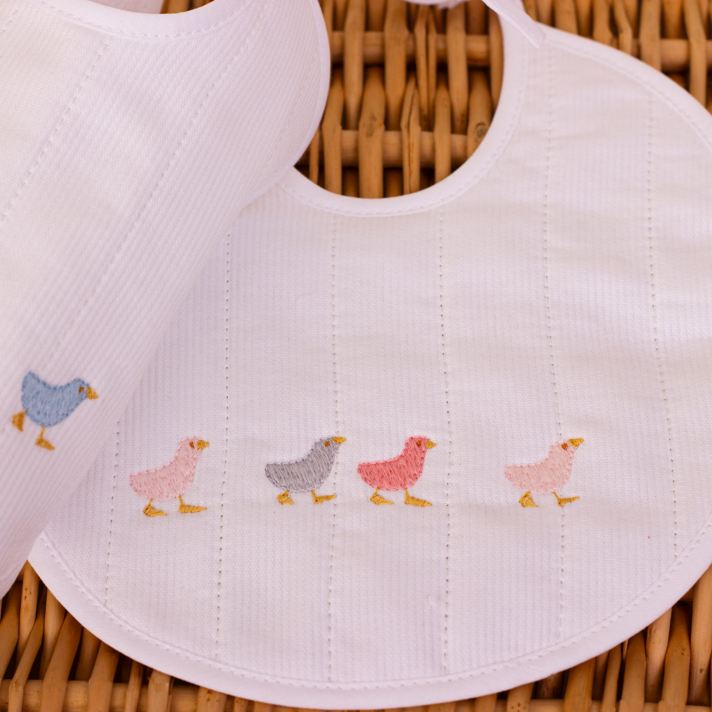 Teresa Alecrim | Baby Bib Round with ties