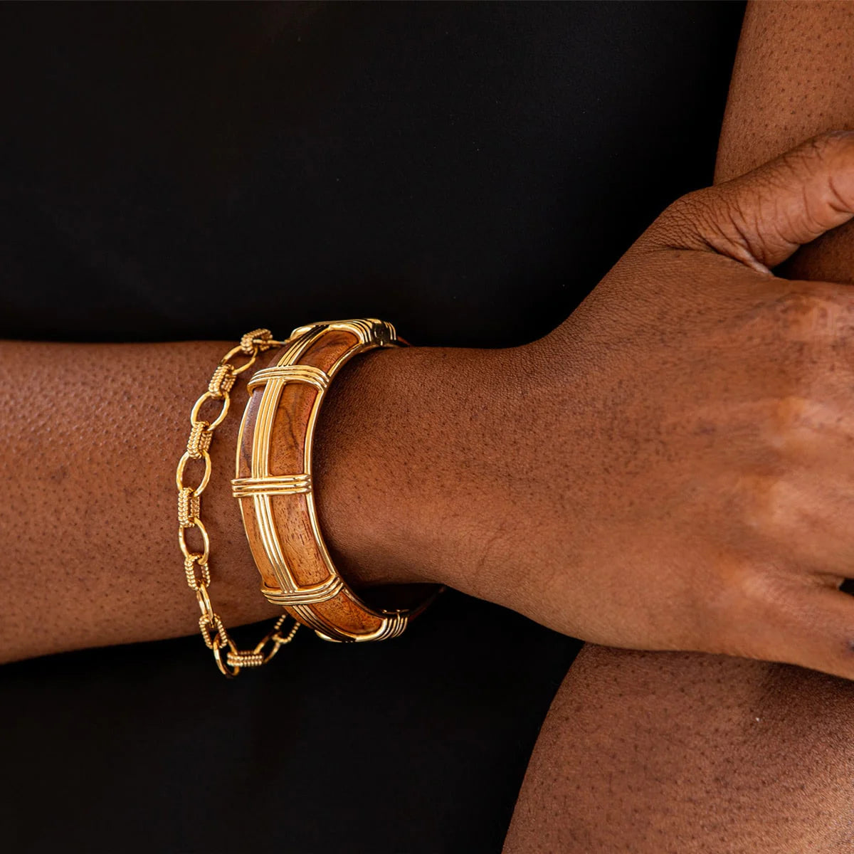 Capucine De Wulf | Gaia Hinged Bangle in Gold/Teak