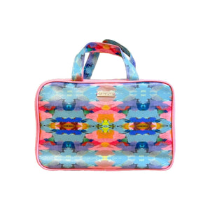 Laura Park | Antigua Smile Travel Case