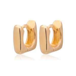 CAI | Dainty Gold Huggie Earrings