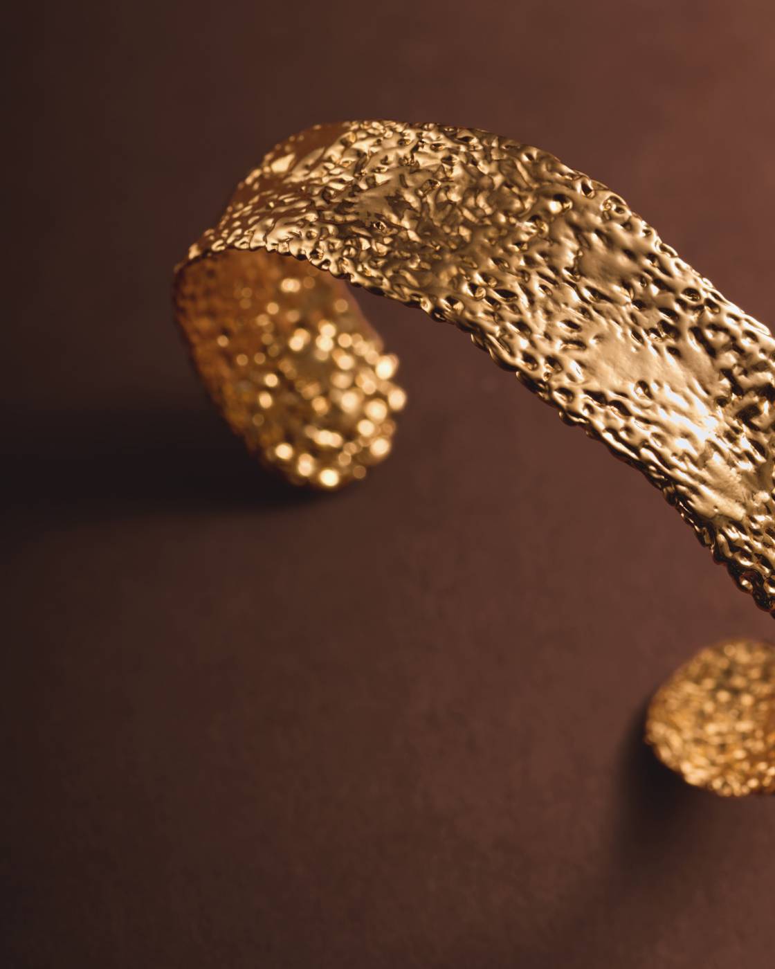 Luxe Lock Textured Bangle