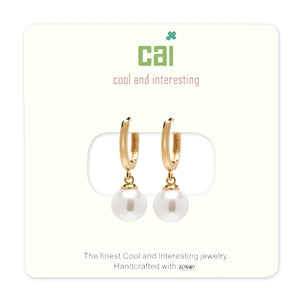 CAI | Pearl Huggie Earrings - Gold