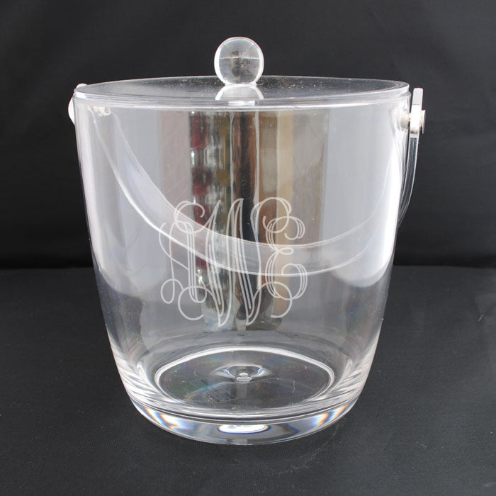 ACRYLIC PAWLEYS PITCHER WITH LID - 2 QUART - Charlotte's Web Monogramming &  Gifts